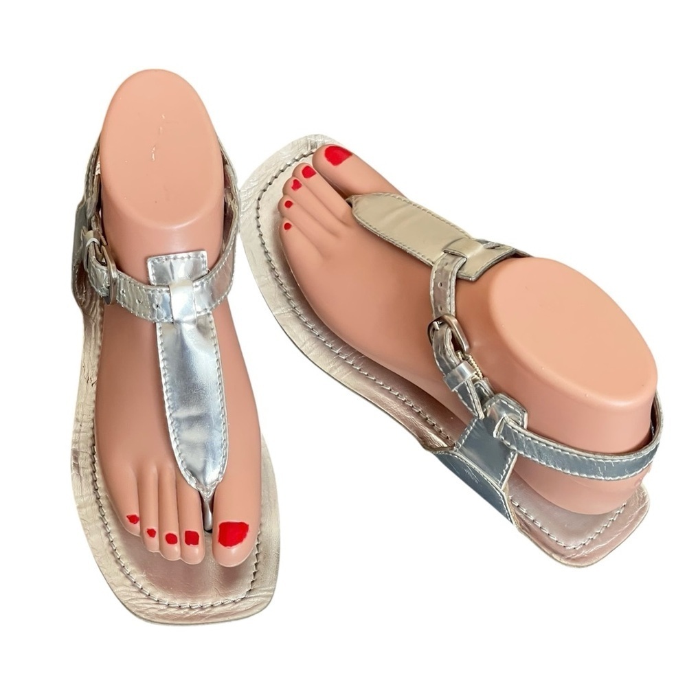 Sigerson Morrison Silver Leather
Ankle Strap Flat‎ Sandal Size 7
Buckle